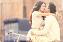 Muốn vợ ngày càng xinh đẹp, chồng nên tặng 3 “món quà” sau