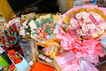 Pha Lê khoe quà sinh nhật 'ngập' hoa, tiền mặt và trang sức đắt tiền