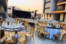 Trầm trồ sân khấu tiệc tất niên cực hoành tráng tại ĐH Văn Lang