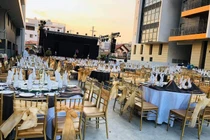 Trầm trồ sân khấu tiệc tất niên cực hoành tráng tại ĐH Văn Lang