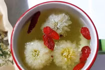 Trà hoa tiến vua, 2 triệu đồng/kg, nhà giàu uống dè từng bông