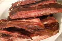 Thịt lợn gác bếp giá rẻ, chất lượng thực sự như thế nào?