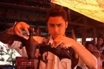 Sao ăn thịt dơi, người bị chỉ trích, người bị yêu cầu rời showbiz