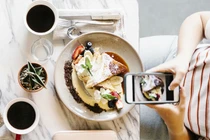 Cô gái ôm khối nợ "khủng" vì thích sống ảo sang chảnh trên mạng