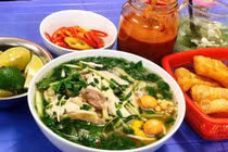 Có gì trong bát phở 100 nghìn bị cô gái "tố" vì quá đắt