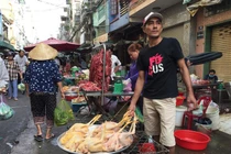 Gà nông dân bán rẻ như rau, tại sao ở chợ vẫn siêu đắt?