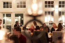 Phát hiện chồng 'bắt cá hai tay' khi xem bài giới thiệu quán ăn