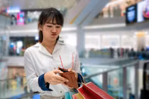 Vợ chồng thu nhập 20 triệu/tháng vẫn sống chật vật ở thành phố