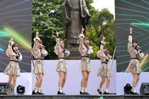 Nhóm "thánh nữ" Nhật Bản hút mọi chú ý khi trở lại Việt Nam