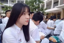 Thiên thần đồng phục gây sốt nhờ sở hữu góc nghiêng thần thánh