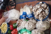 Nấm Trung Quốc "phá đảo" khắp chợ dân sinh