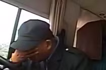 Nguyên nhân cảm động phía sau việc tài xế đuổi hết khách xuống xe