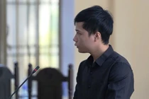 Khó chịu tiếng pháo nổ, gã trai dùng cây củi đánh chết người