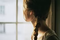 Thấy mình trở nên hèn khi lấy chồng nghèo