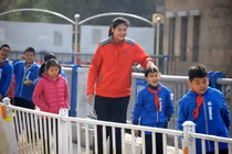 Ngước mỏi cổ: Nữ VĐV nhí Trung Quốc mới 12 tuổi đã cao 2m12