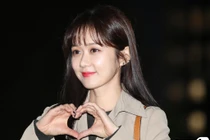 Jang Na Ra tuổi 40 vẫn khiến fan ghen tỵ với vẻ đẹp như búp bê