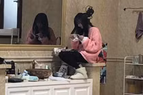 Trịnh Sảng gây tranh cãi khi ngồi lên bệ rửa tay