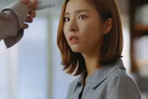 Mẹ bạn trai tát nàng dâu tương lai điếng người khi mâm cơm dọn ra