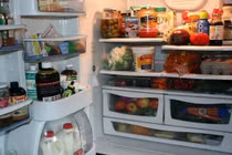 Giữ mãi thói quen này, bảo sao tủ lạnh tháng nào cũng tốn tiền điện