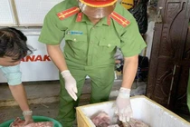 Ớn lạnh công nghệ chế biến thịt heo nái thối thành... thịt bò tươi