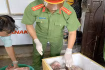 Ớn lạnh công nghệ chế biến thịt heo nái thối thành... thịt bò tươi