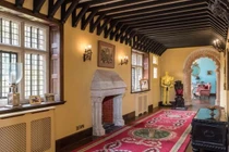 Quá khứ đen tối của lâu đài cổ giá trăm tỷ