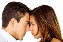 Thực hư "chuyện ấy" giảm cảm xúc khi trời lạnh