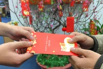Lì xì: Đừng để trẻ đo đếm người lớn bằng tiền