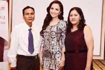 Diễm Hương tự hào đăng ảnh bố mẹ bỏ lại phía sau quá khứ bị từ mặt