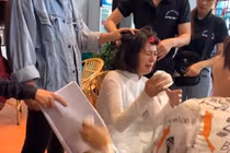 Nam Thư nghẹn lòng tâm sự về nỗi lo 'cơm áo gạo tiền'