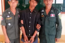 Hàng xóm vào động phòng thay chú rể, sáng hôm sau cô dâu mới biết