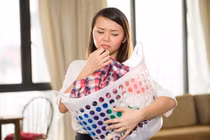 5 cách xử lý mùi hôi trên quần áo nhanh chóng, hiệu quả