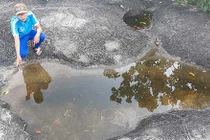 Bí ẩn “Bàn chân tiên” ở vùng Thất Sơn