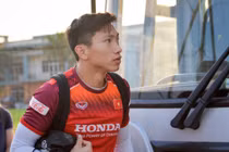 Văn Hậu lộ bắp tay vạm vỡ trước trận gặp Thái Lan