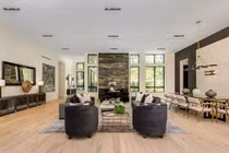 Biệt thự của đồng sáng lập Uber và vợ gốc Việt có gì