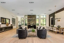 Biệt thự của đồng sáng lập Uber và vợ gốc Việt có gì