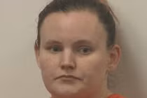 Bảo mẫu cưỡng bức cậu bé 11 tuổi rồi sinh con cho nạn nhân lãnh án tù