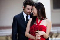 Vợ trẻ khuyên chồng chuyện 'động trời' để cư xử với sếp nữ