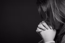 Hoang mang sợ bố chồng sàm sỡ con gái