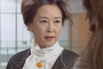 Đêm tân hôn, mẹ chồng gõ cửa đòi con dâu bán đất trả món nợ 5 tỷ