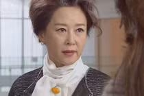 Đêm tân hôn, mẹ chồng gõ cửa đòi con dâu bán đất trả món nợ 5 tỷ