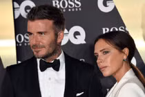 David Beckham quyết bỏ vợ và hành động lạ từ Victoria?
