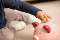 3 tuổi bất ngờ thành… triệu phú nhờ trúng số độc đắc