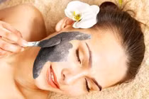 4 tác dụng làm đẹp từ than hoạt tính