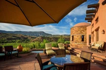 Bên trong trang trại 279 triệu USD có hóa thạch phân khủng long