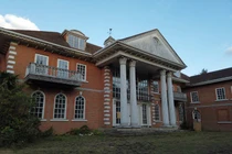 Gần trăm biệt thự siêu đắt bị bỏ hoang trên 'đại lộ tỷ phú' London