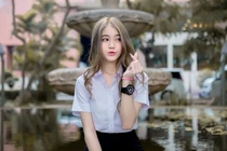 Hot girl đồng phục Thái Lan chuyển hướng sang phong cách gợi cảm