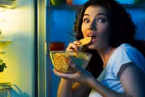 Mách bạn 10 thói quen trước khi ngủ khiến cơ thể già nua, giảm tuổi thọ