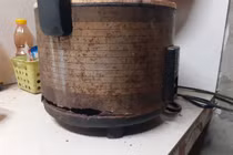 Hí hửng khoe nồi cơm dùng 17 năm chưa hỏng và kết bất ngờ