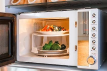 Cho những thực phẩm này vào lò vi sóng - Đường tắt dẫn đến ung thư